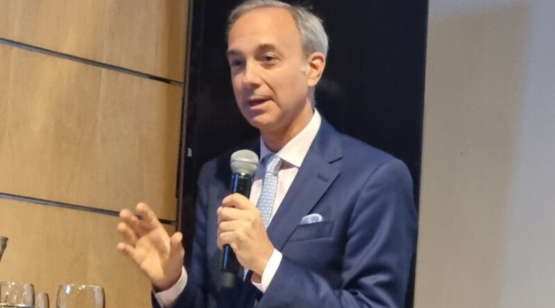 carlos torrendell, secretario de educación