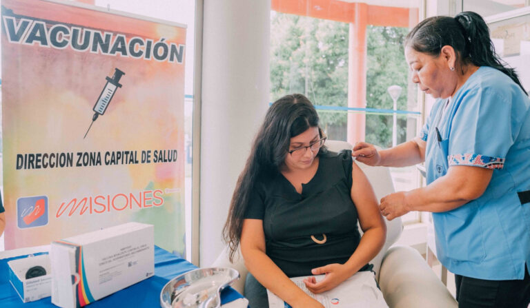 campaña de vacunación contra el dengue