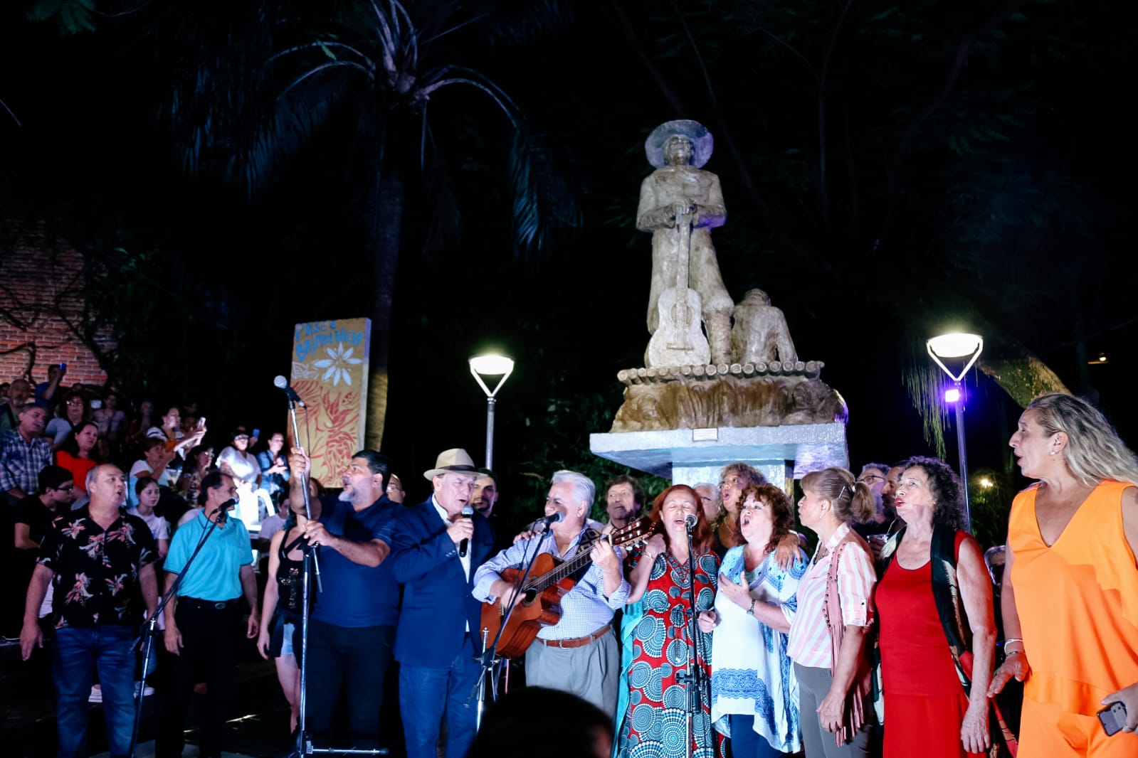 Hubo homenajes a Ramón Ayala en diferentes puntos de la provincia.