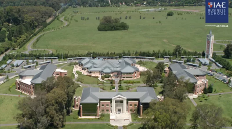 iae campus medium size