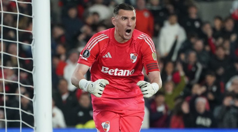 Armani tuvo una noche heroica.(Foto Juano Tesone).