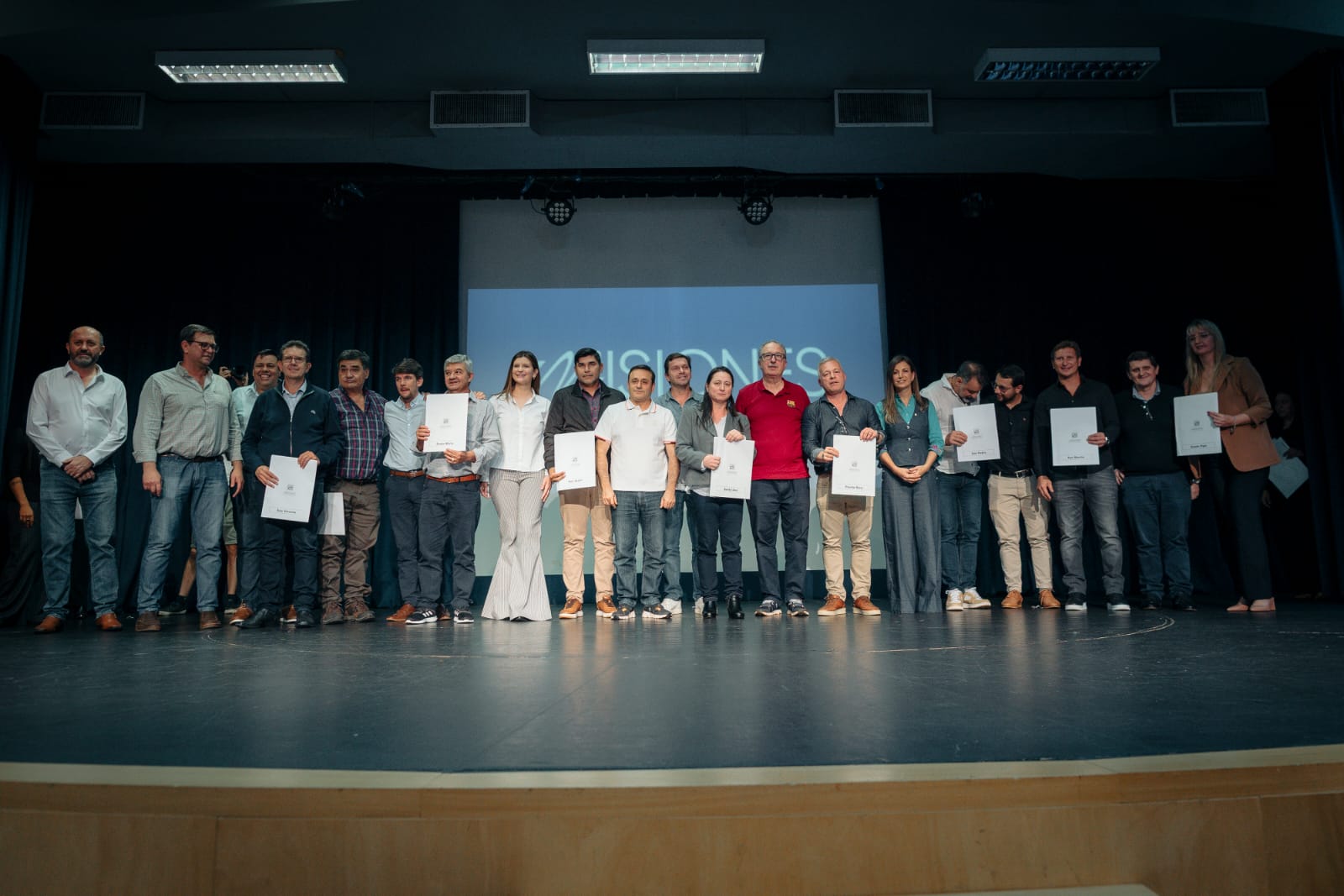 entregÓ fondos a los 79 municipios 1