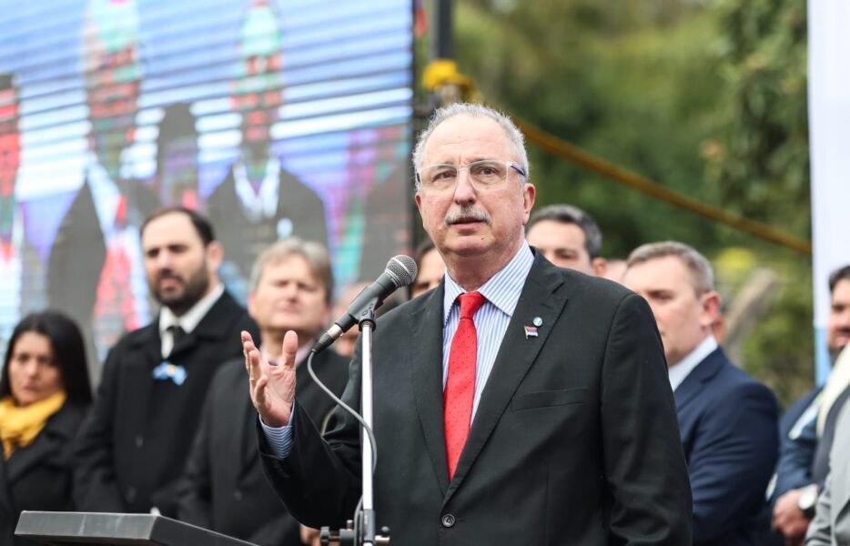 el gobernador hugo passalacqua envio a camara el presupuesto 2027